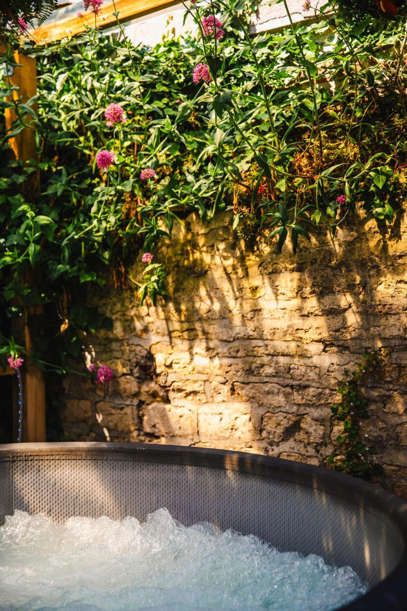 Appartement Fraichement Renovee - Jacuzzi Au Coeur De Caen Eksteriør bilde